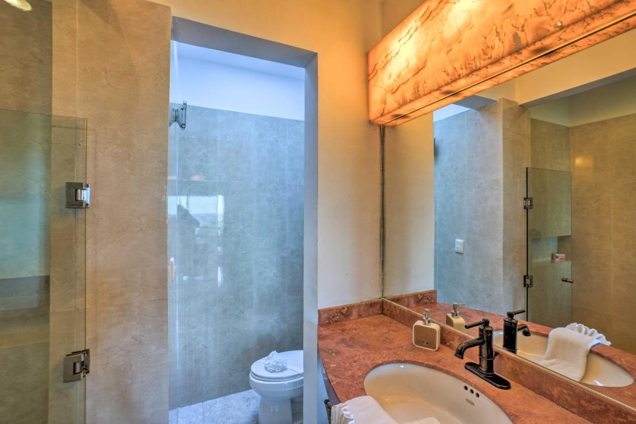 Oceanfront Estate With Infinity Pool! Isla Mujeres